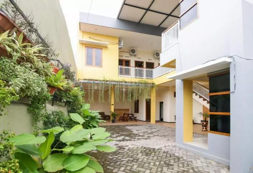 Majatalo Reddoorz @ Jalan Kedawung