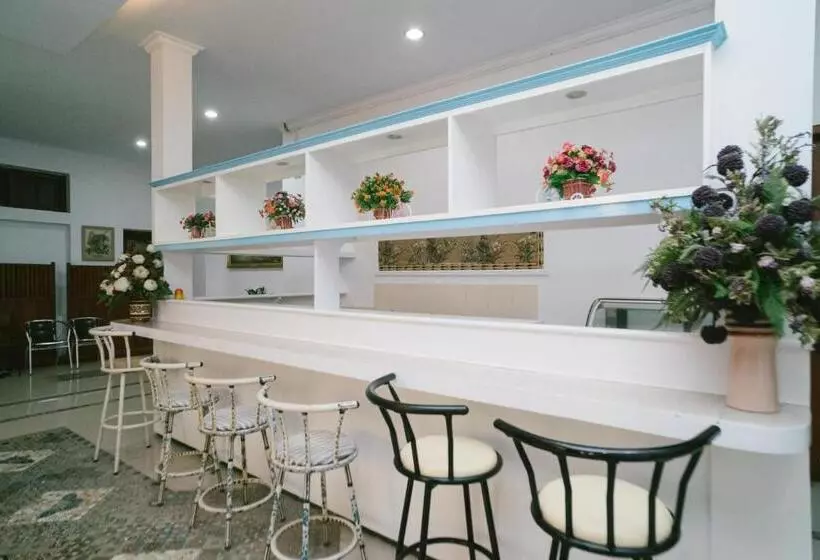 Majatalo Urbanview Hotel Griya Surya Malang By Reddoorz