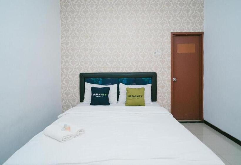 פנסיון Urbanview Hotel Griya Surya Malang By Reddoorz