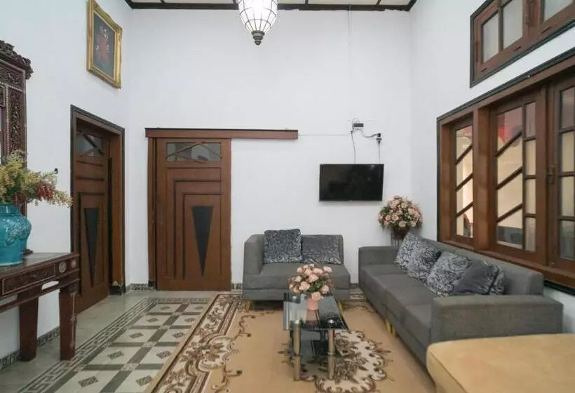 Majatalo Urbanview Hotel Griya Surya Malang By Reddoorz