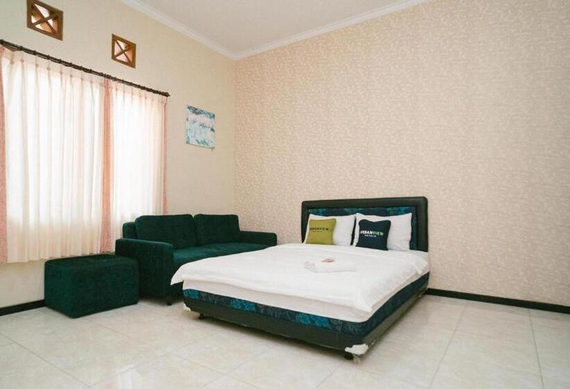 פנסיון Urbanview Hotel Griya Surya Malang By Reddoorz
