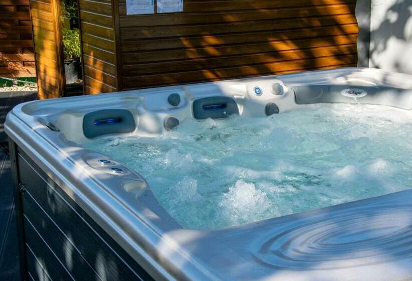 Hotel Czinege & étterem