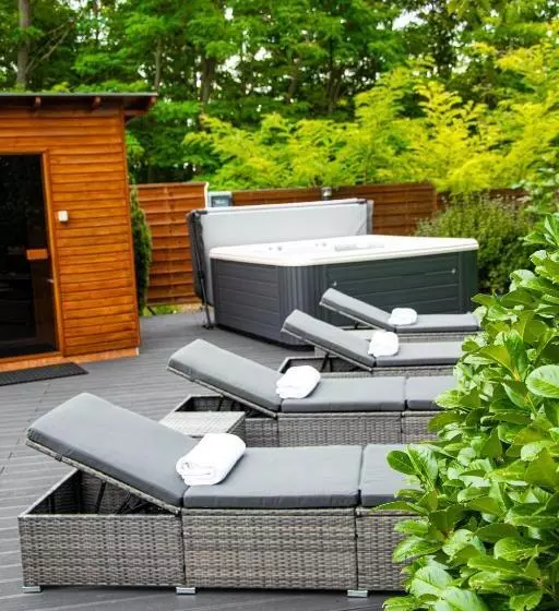 ホテル Czinege & étterem