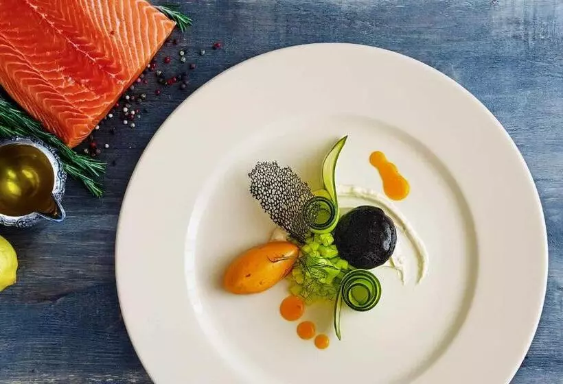 ホテル Czinege & étterem