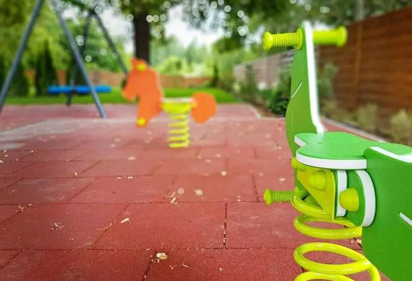 ホテル Czinege & étterem