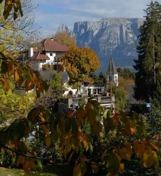 ホテル Dolomiten