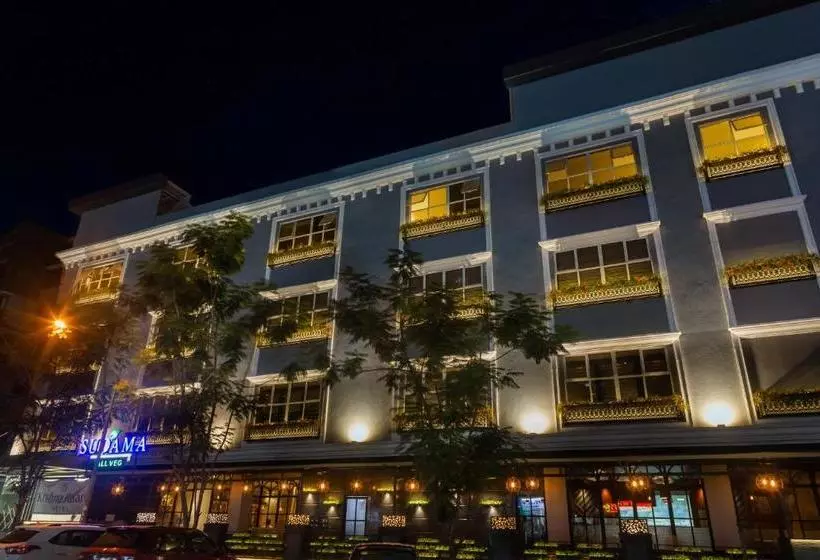 ホテル Krishna Palace