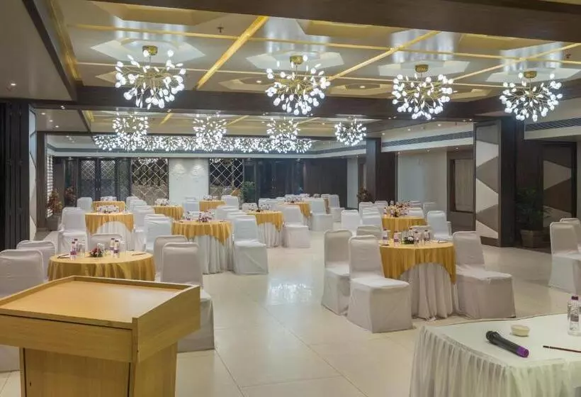 ホテル Krishna Palace