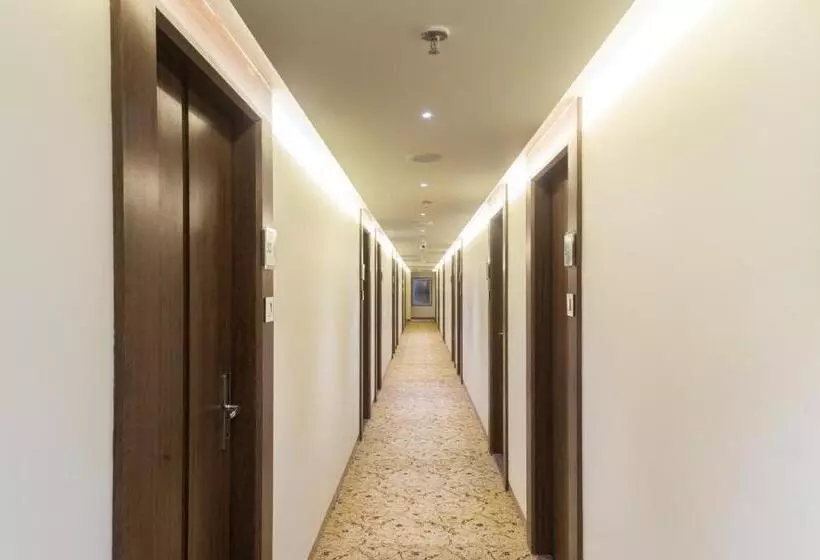 ホテル Krishna Palace