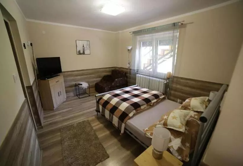 ペンション Fónagy Apartmanok