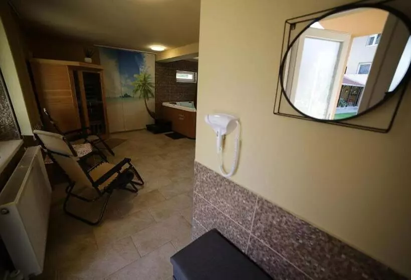 ペンション Fónagy Apartmanok