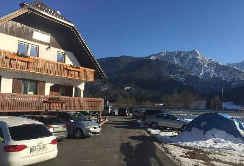 پانسیون Gostišče Uh  Planica