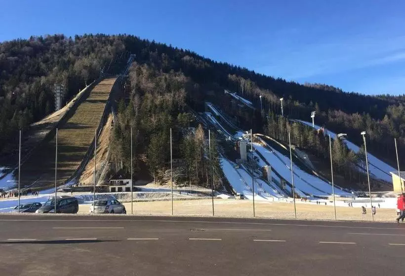 پانسیون Gostišče Uh  Planica