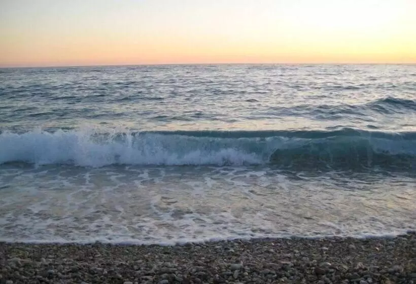 Majatalo Mare Bed & Breakfast