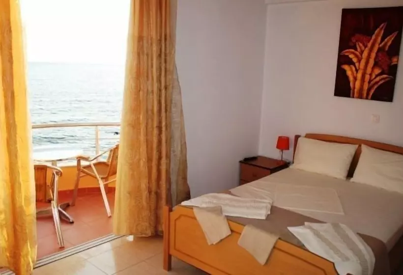 Majatalo Mare Bed & Breakfast