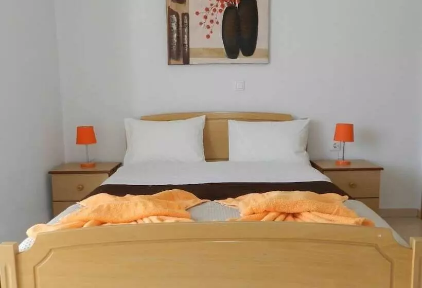 Majatalo Mare Bed & Breakfast