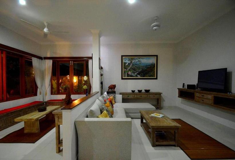 膳宿费 Villa Santai Karangasem