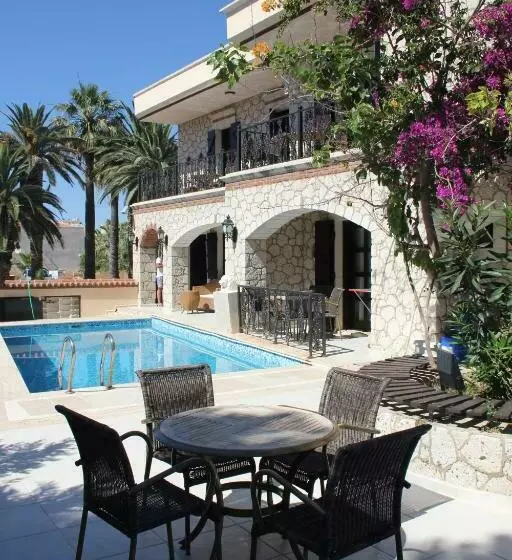 Yalcinkaya Tas Apart