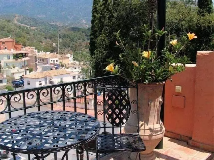 בית מלון כפרי Amanhavis