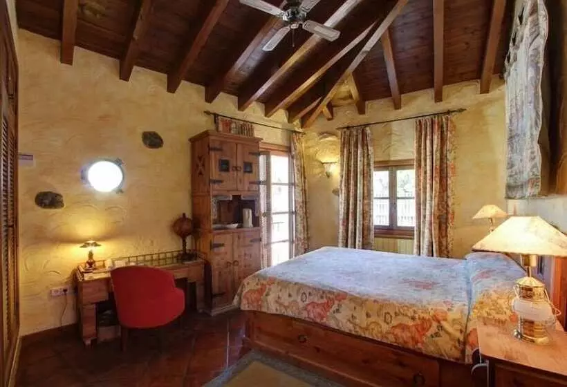 בית מלון כפרי Amanhavis