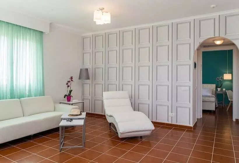 هتل Keri Village & Spa By Zante Plaza