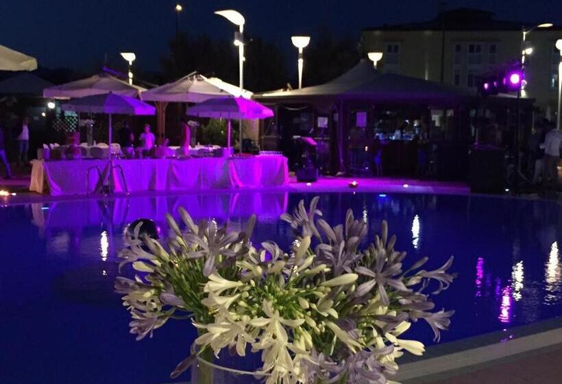 Отель La Isla Resort