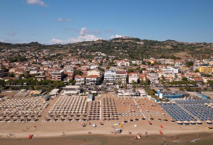 Отель La Sirenetta