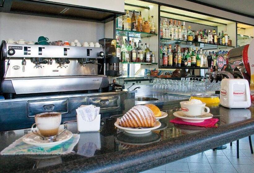 Отель La Sirenetta