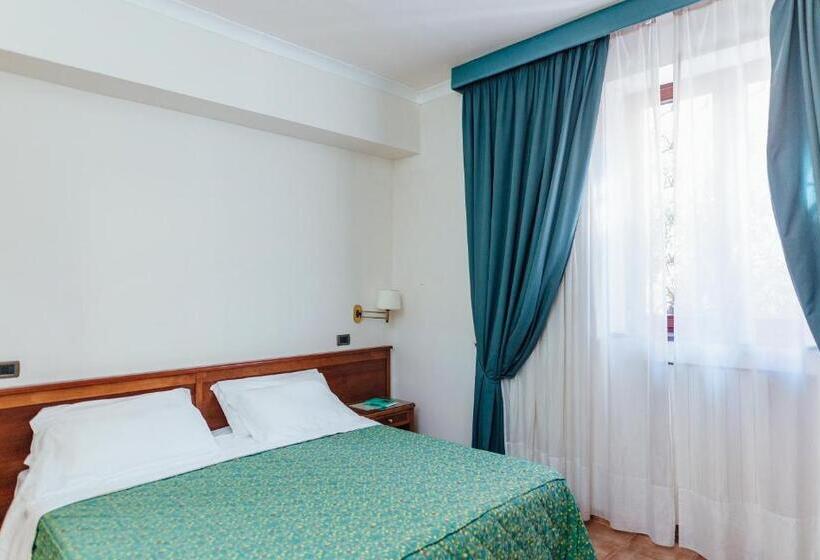 בית מלון כפרי Montana