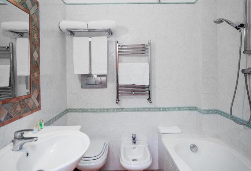 בית מלון כפרי Montana