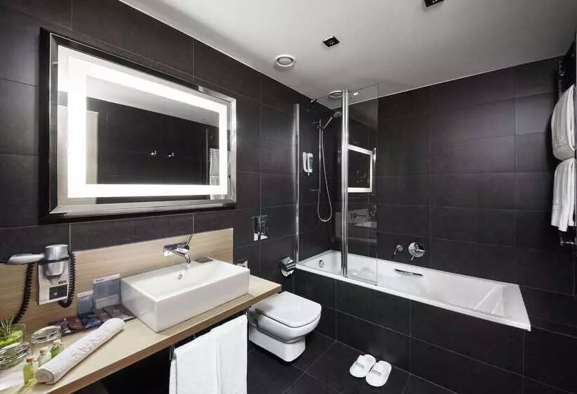 هتل Occidental Praha Five