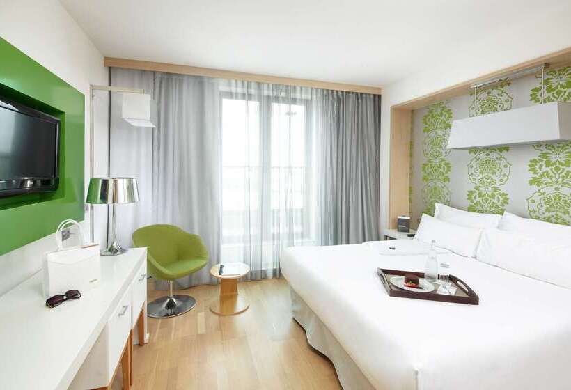 هتل Occidental Praha Five