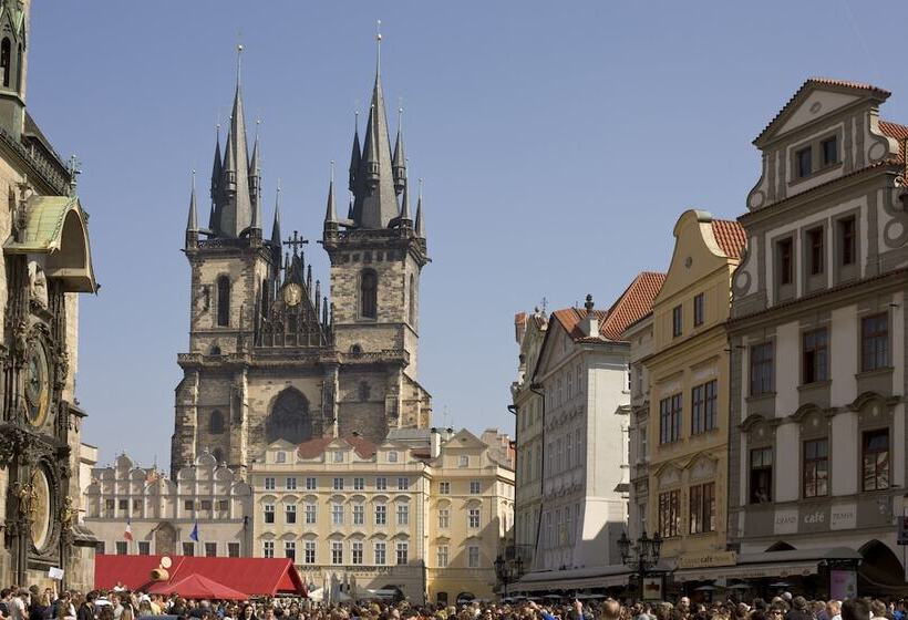 هتل Occidental Praha Five