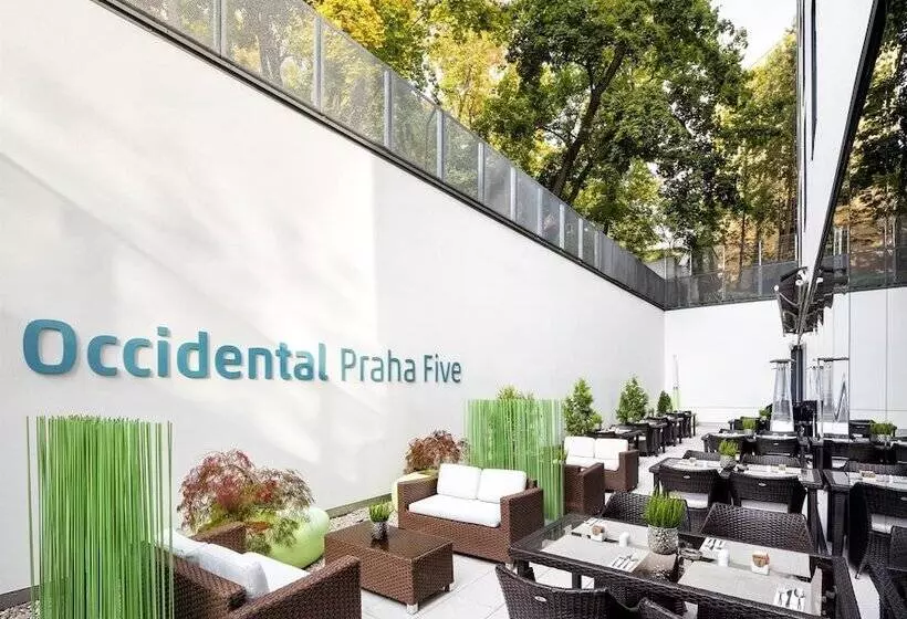 هتل Occidental Praha Five