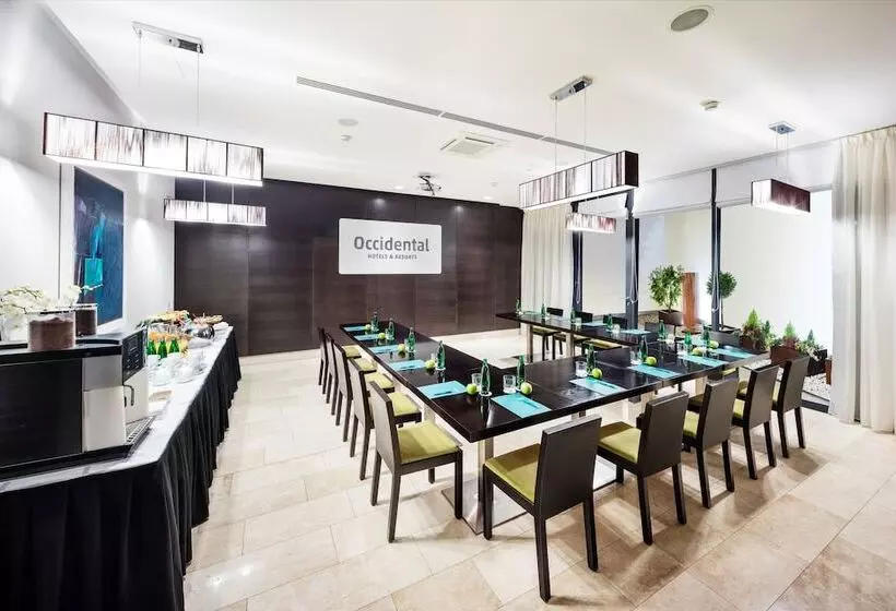 هتل Occidental Praha Five