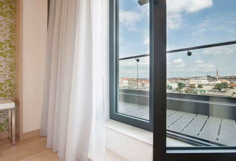 هتل Occidental Praha Five