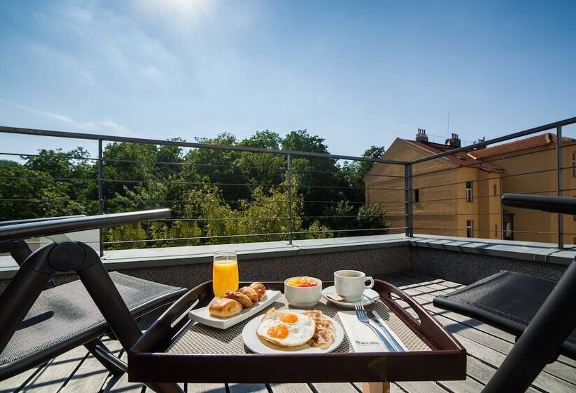 هتل Occidental Praha Five