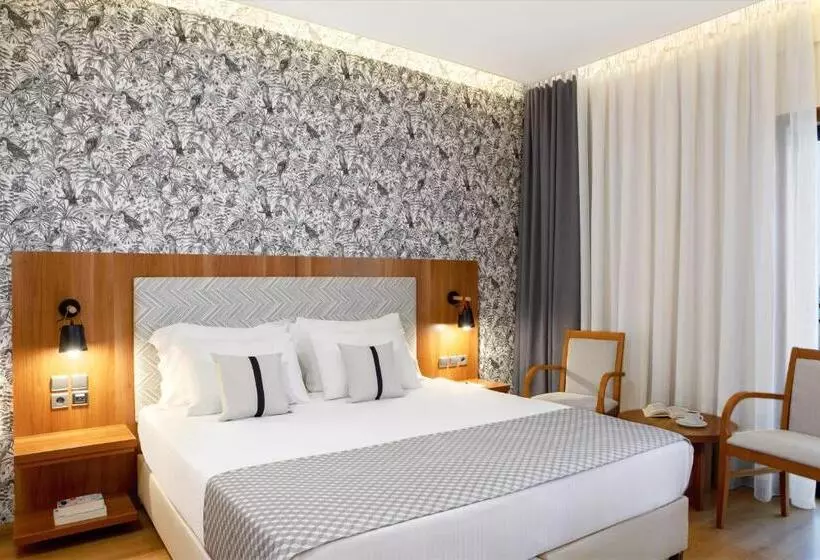 ホテル Ramada by Wyndham, Athens Club Attica Riviera