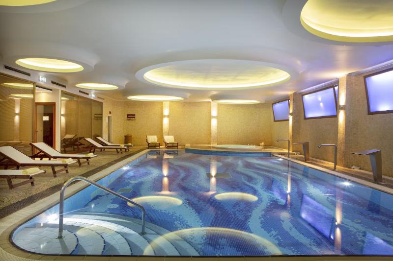 בית מלון כפרי Ramada by Wyndham, Athens Club Attica Riviera