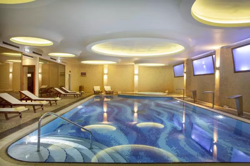 ホテル Ramada by Wyndham, Athens Club Attica Riviera