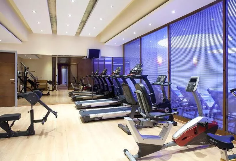 ホテル Ramada by Wyndham, Athens Club Attica Riviera