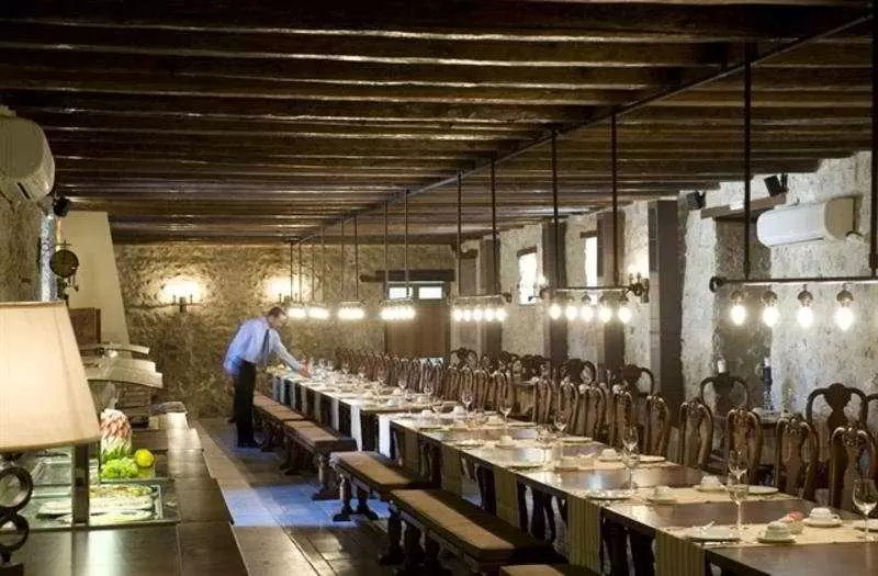 Отель Semantron Traditional Village