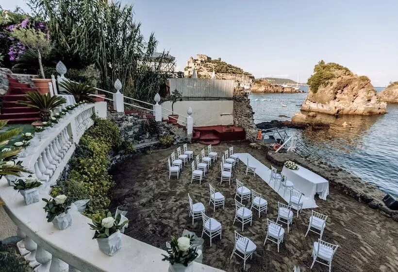 Strand Hotel Delfini