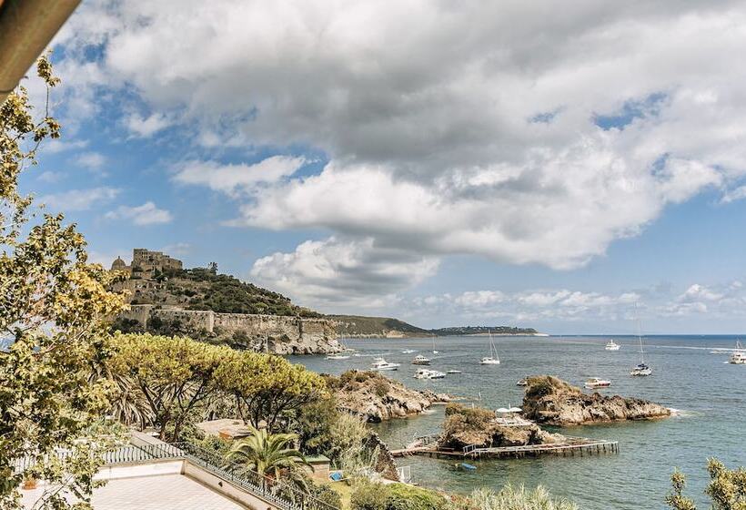 Strand Hotel Delfini