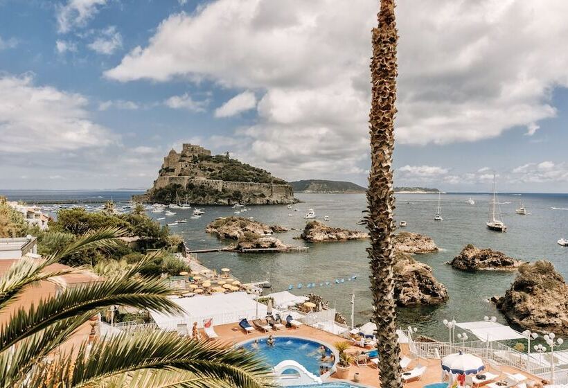 Strand Hotel Delfini