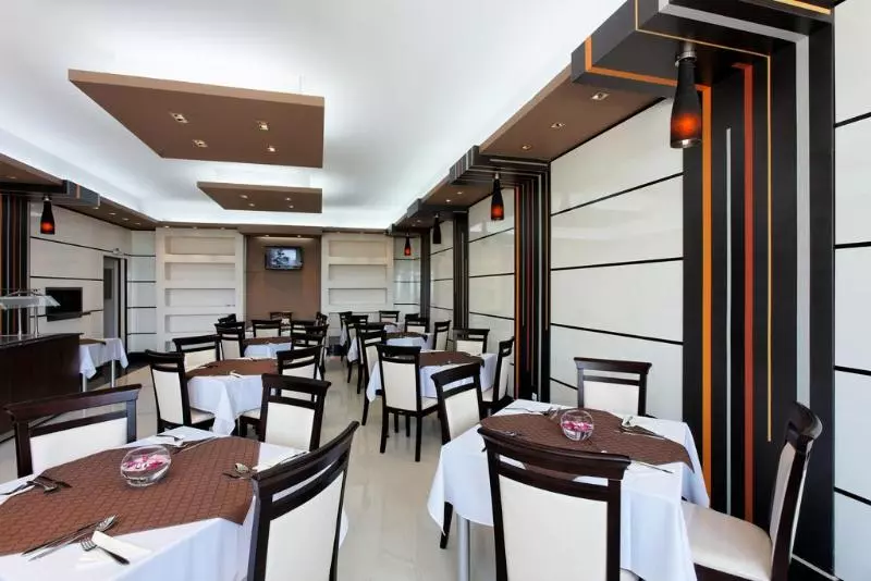 Отель Vemara Club