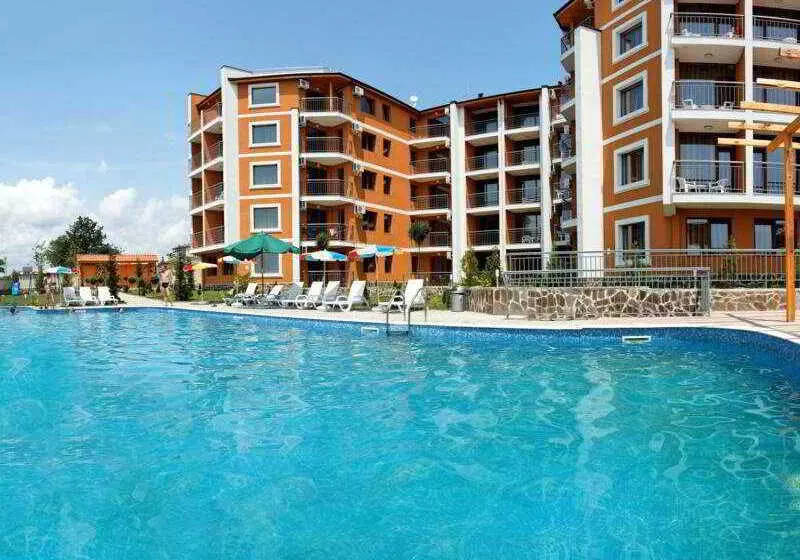 Отель Vemara Club