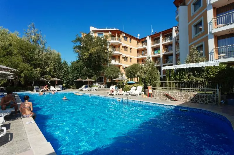 Отель Vemara Club