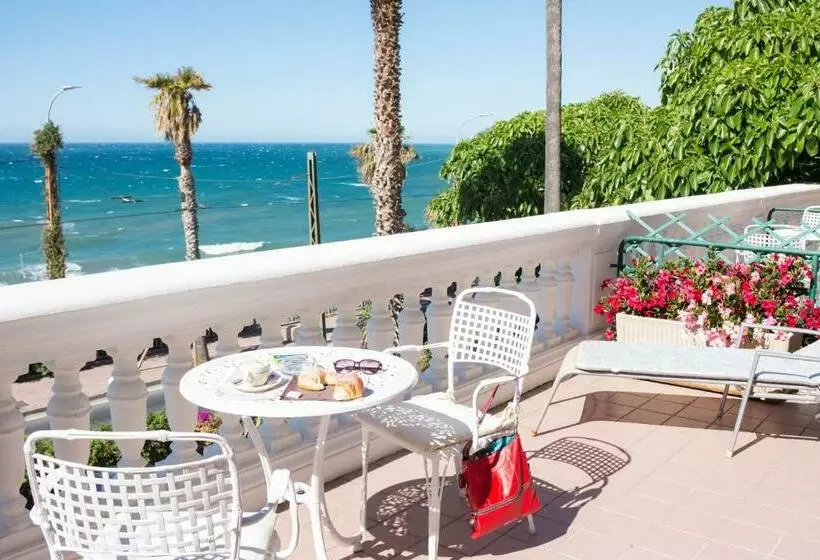 هتل Villa La Brise