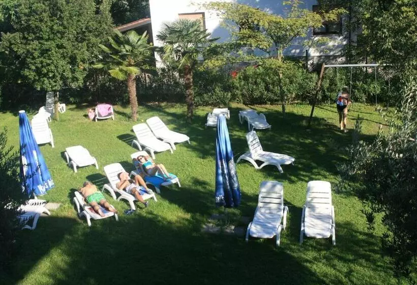 Residence Miralago Rooms & Apartments